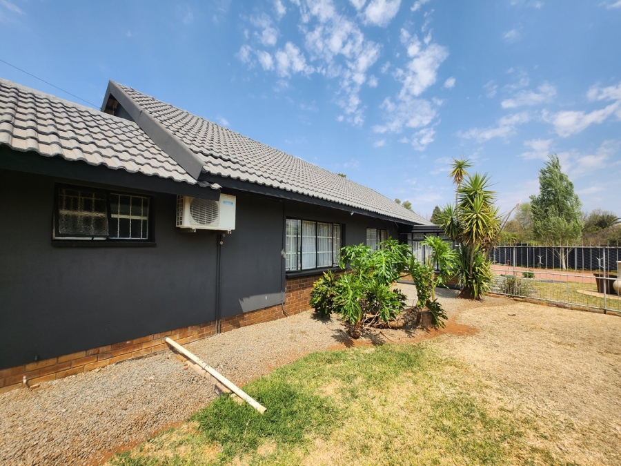 3 Bedroom Property for Sale in Stilfontein Ext 4 North West